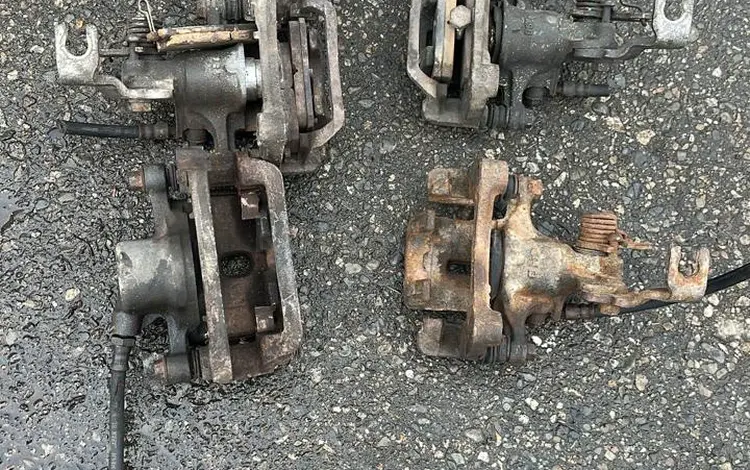 Суппорт — суппорта Ниссан Максима Цефиро А32 за 1 000 тг. в Алматы