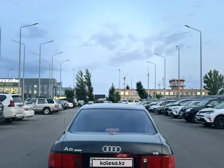 Audi A8 1998 года за 2 400 000 тг. в Уральск – фото 6