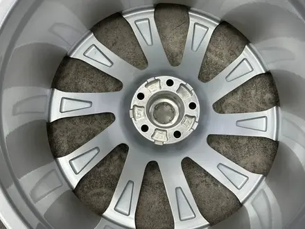 Новые диски оригинальные диски R23 Для новых моделей Land Rover Ran за 1 400 000 тг. в Шымкент – фото 3