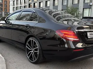 Mercedes-Benz E-Class, 2016