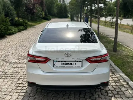 Toyota Camry 2022 года за 17 500 000 тг. в Алматы – фото 5