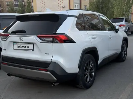 Toyota RAV4 2023 года за 14 500 000 тг. в Актобе – фото 4