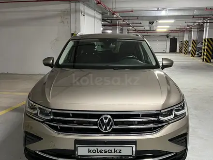 Volkswagen Tiguan 2021 года за 18 200 000 тг. в Астана – фото 3