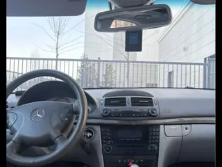 Mercedes-Benz E 320