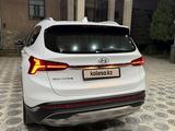 Hyundai Santa Fe 2022 года за 16 700 000 тг. в Туркестан – фото 3