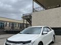 Toyota Camry 2016 года за 11 200 000 тг. в Шымкент – фото 2