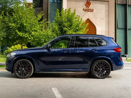 BMW X5 2021 года за 45 000 000 тг. в Алматы – фото 13