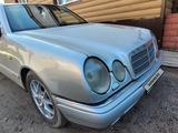 Mercedes-Benz E 280 1998 года за 2 490 000 тг. в Макинск – фото 2