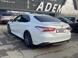 Toyota Camry 2022 годаfor19 000 000 тг. в Алматы – фото 2