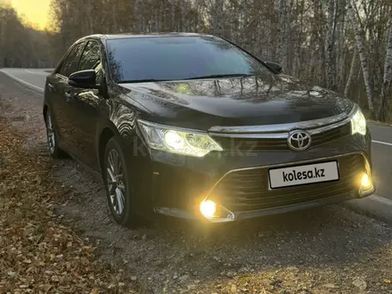 Toyota Camry 2017 года за 14 000 000 тг. в Актобе