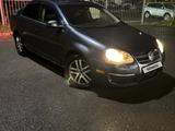 Volkswagen Jetta 2006 года за 2 400 000 тг. в Астана – фото 4