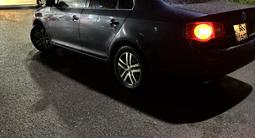 Volkswagen Jetta 2006 года за 2 400 000 тг. в Астана – фото 3