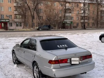 Toyota Camry 2000 года за 3 100 000 тг. в Алматы – фото 4