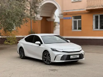 Toyota Camry 2024 года за 24 700 000 тг. в Актобе