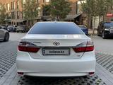 Toyota Camry 2017 года за 16 500 000 тг. в Шымкент – фото 3