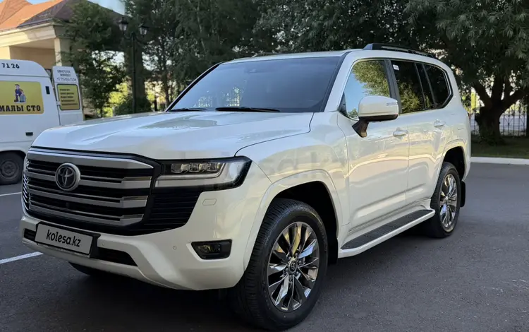 Toyota Land Cruiser 2023 года за 55 000 000 тг. в Астана