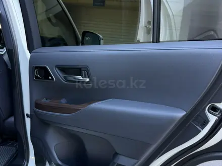 Toyota Land Cruiser 2023 года за 55 000 000 тг. в Астана – фото 15