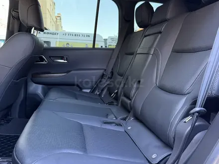 Toyota Land Cruiser 2023 года за 55 000 000 тг. в Астана – фото 21