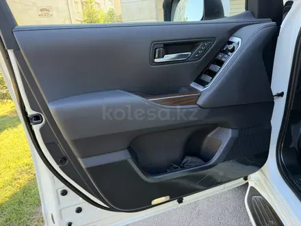 Toyota Land Cruiser 2023 года за 55 000 000 тг. в Астана – фото 7