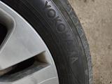 Шины б/у из Японии.215/55R17 Yokohama BluEarth за 105 000 тг. в Караганда – фото 3