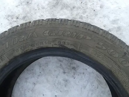 ОДНА шина 215/55 R16 — "GoodYear Ultra Grip 500" (Германия), зимн за 15 000 тг. в Астана – фото 3