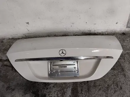 Крышка багажника Mercedes benz CLS w219 за 40 000 тг. в Караганда