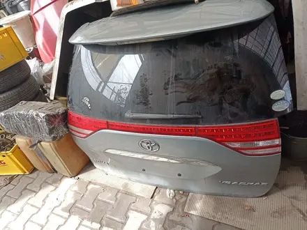 Крышка багажника дверь задняя дверь багажника стекло багажника за 90 000 тг. в Алматы – фото 2