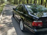 BMW 528 1998 года за 3 260 000 тг. в Алматы – фото 4