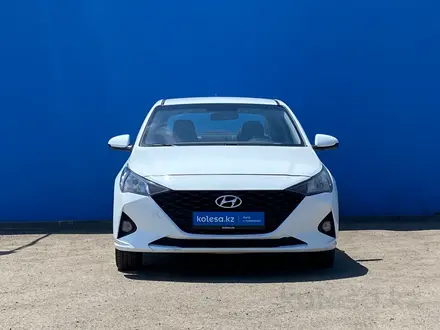 Hyundai Accent 2020 года за 6 840 000 тг. в Алматы – фото 2