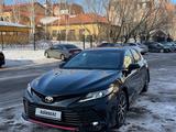 Toyota Camry 2021 года за 17 000 000 тг. в Караганда – фото 2