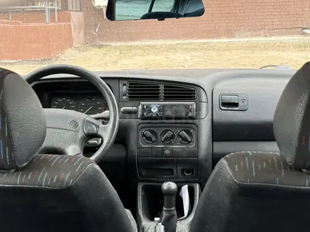 Volkswagen Golf 1993 года за 750 000 тг. в Семей – фото 5