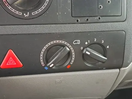 Volkswagen Transporter 2006 года за 6 320 000 тг. в Астана – фото 20
