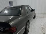 Mercedes-Benz E 200 1993 года за 2 000 000 тг. в Кызылорда – фото 4