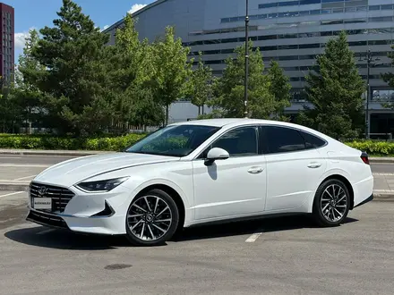 Hyundai Sonata 2021 года за 11 800 000 тг. в Астана