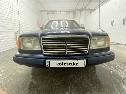 Mercedes-Benz E 220 1995 года за 2 200 000 тг. в Караганда – фото 8