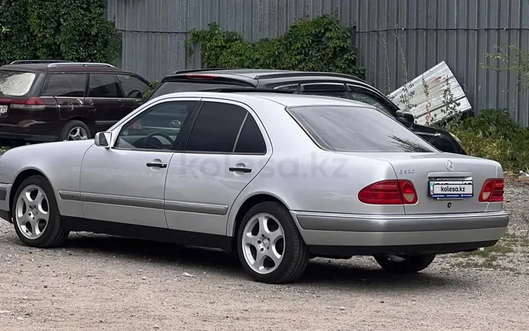 Mercedes-Benz E 320 1998 года за 4 250 000 тг. в Алматы