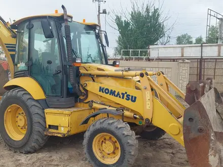 Komatsu  WB93R-5 2011 года за 19 800 000 тг. в Алматы