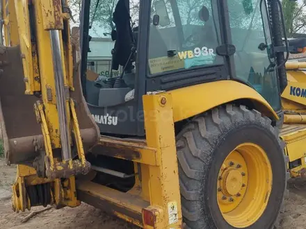 Komatsu  WB93R-5 2011 года за 19 800 000 тг. в Алматы – фото 3