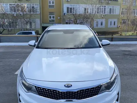 Kia K5 2018 года за 7 500 000 тг. в Актау – фото 2
