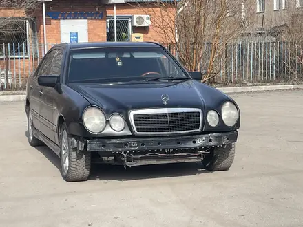 Mercedes-Benz E 230 1997 года за 2 100 000 тг. в Караганда – фото 5