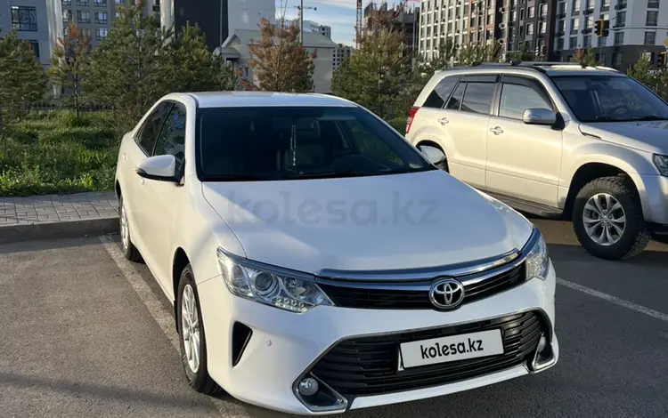 Toyota Camry 2015 года за 9 800 000 тг. в Астана