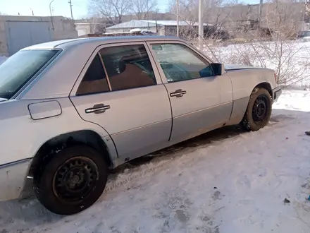 Mercedes-Benz E 250 1991 года за 1 000 000 тг. в Караганда – фото 4