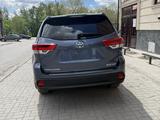 Toyota Highlander 2019 годаүшін19 500 000 тг. в Семей – фото 3
