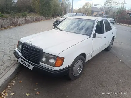 Mercedes-Benz E 200 1993 года за 950 000 тг. в Кокшетау