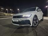 Volkswagen Tiguan 2018 года за 13 800 000 тг. в Костанай