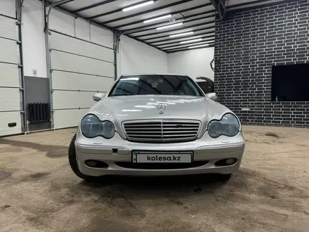 Mercedes-Benz C 320 2001 года за 3 000 000 тг. в Астана