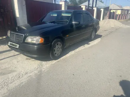 Mercedes-Benz C 200 1994 года за 2 200 000 тг. в Алматы – фото 2