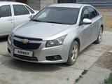 Chevrolet Cruze 2011 года за 3 800 000 тг. в Семей – фото 2