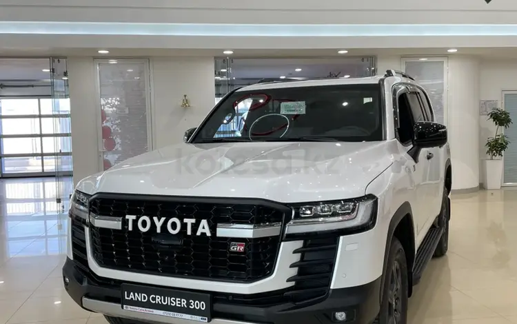 Toyota Land Cruiser 2023 года за 60 490 000 тг. в Астана
