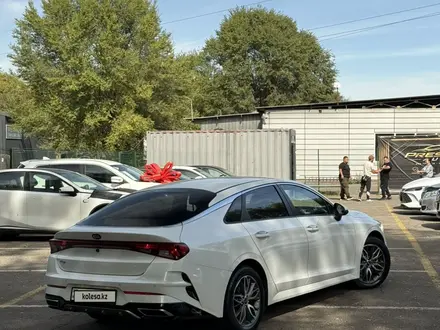 Kia K5 2021 года за 10 400 000 тг. в Алматы – фото 15